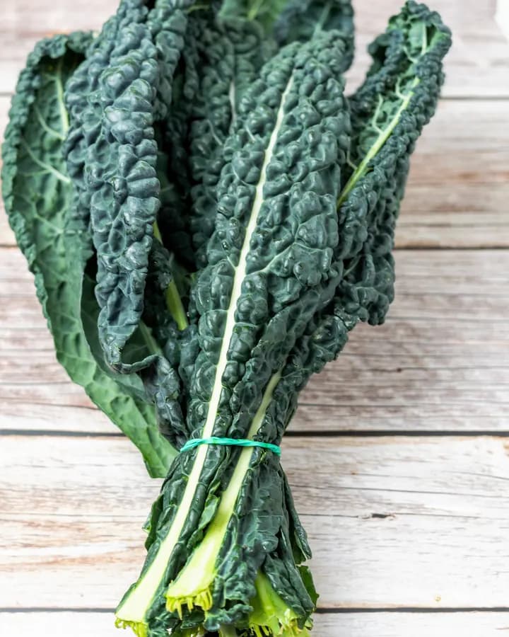 Organic Tuscan Kale (Bunch)